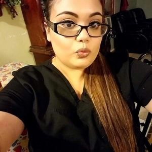 Meet your Posher, Alejandra